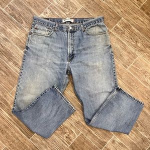 •Men’s Levi Jeans•